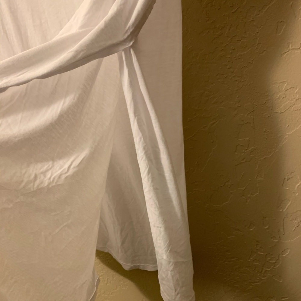 White t-shirt - Picture 3 of 3